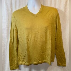 Gently Used Men’s Banana Republic Yellow Luxury Blend V-neck Size Small